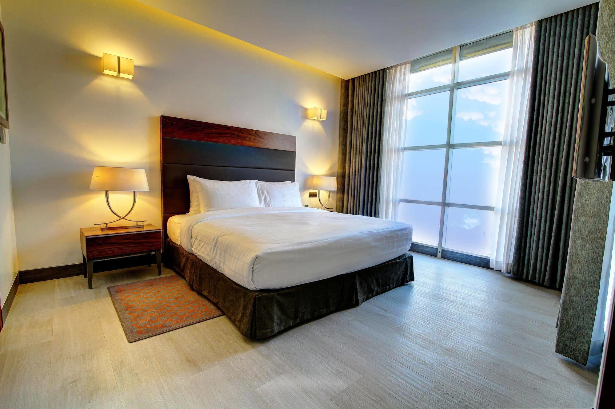 Space Hotel And Apartments Dhaka Exterior photo