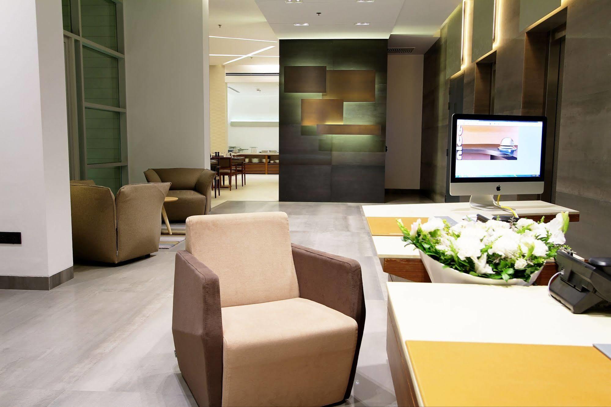 Space Hotel And Apartments Dhaka Exterior photo